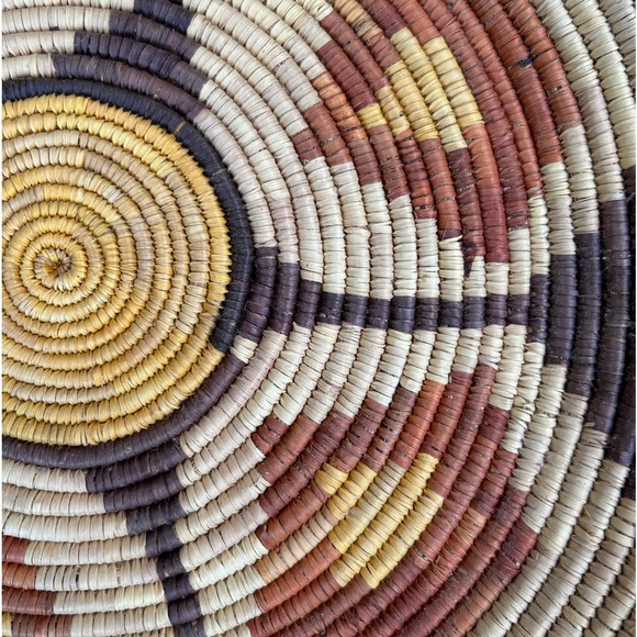 Vintage handwoven brown mustard shallow bowl plate basket 12’ Southwest style - Picture 5 of 5